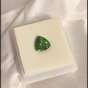 3ct 10x10mm Chinese trillion cut peridot